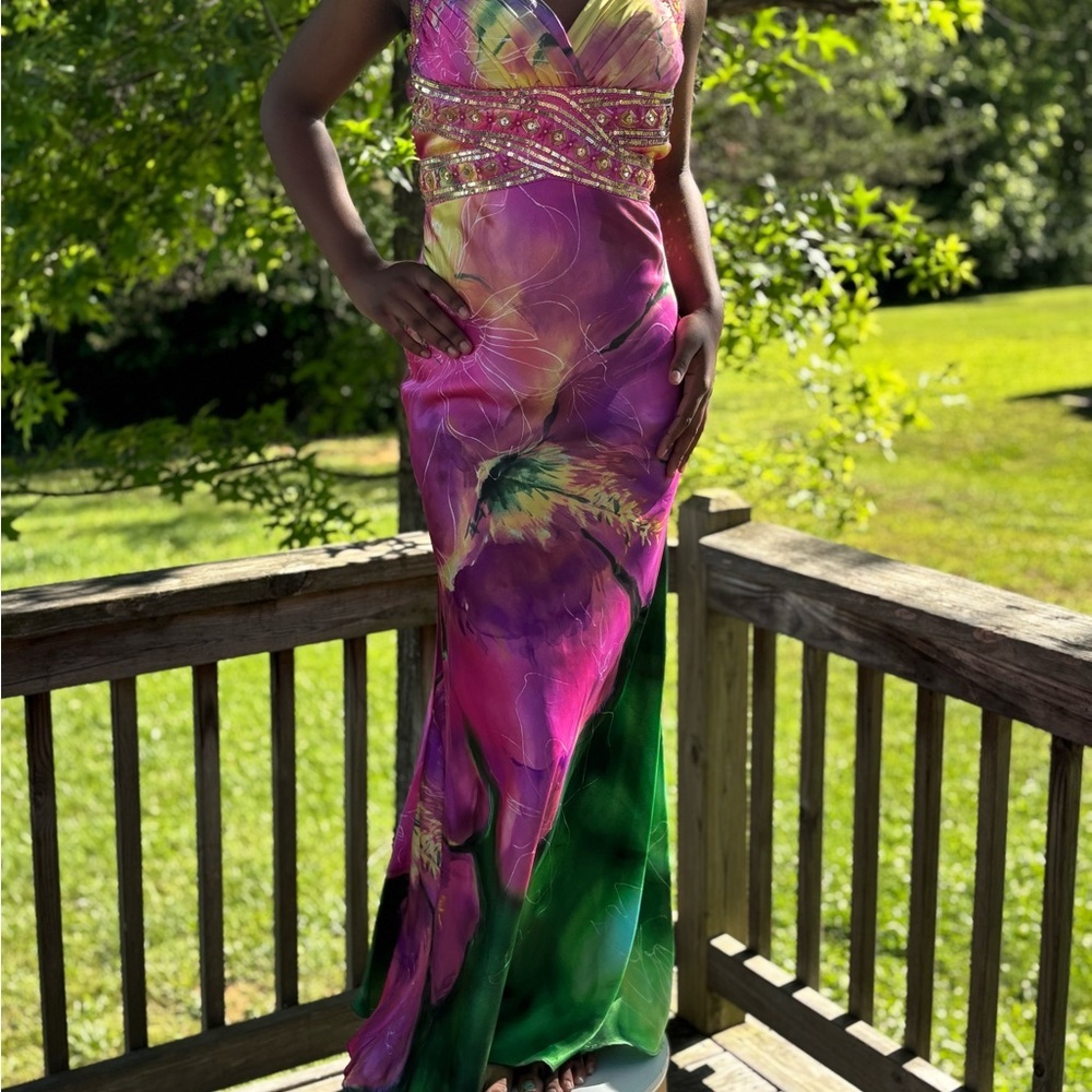 David's Bridal Purple and Pink Sleeveless Sweetheart Gown - Picture 3 of 11